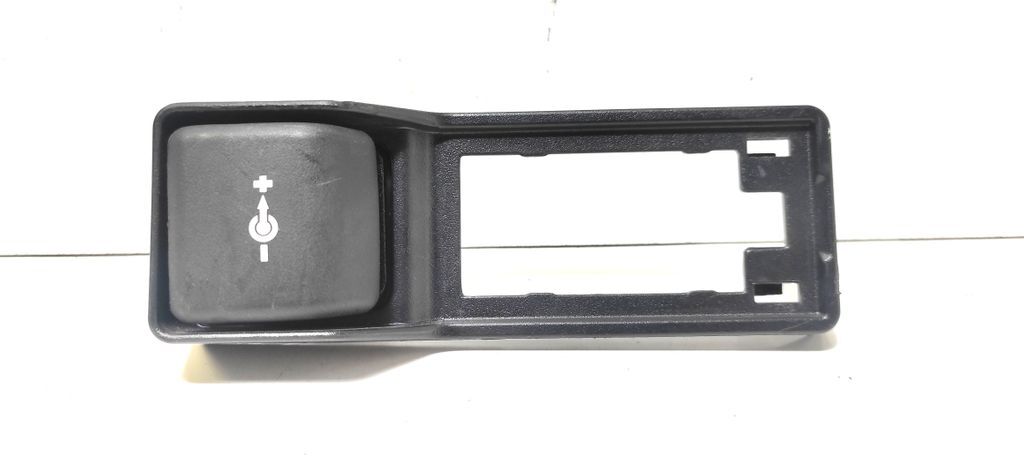 Rahmen Steckdose leuchte Beleuchtung innen BMW E81 E87 6949439 