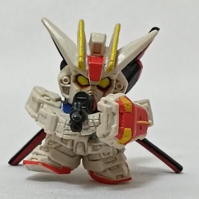 SD GUNDAM 38 No.226 GAT-X105 Strike Gundam 2003 Anime Figur, JAPAN VERKÄUFER,...