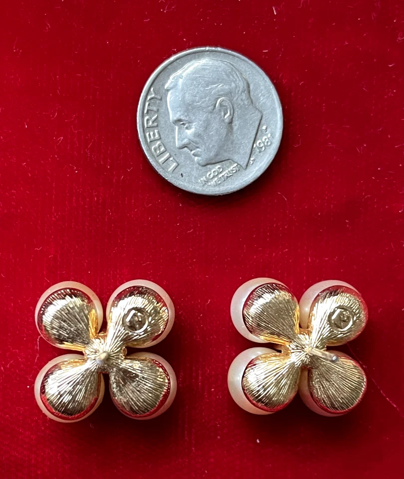 Brincos postes de pedra Swarovsky pérola e Montana - Imagem 3 de 3