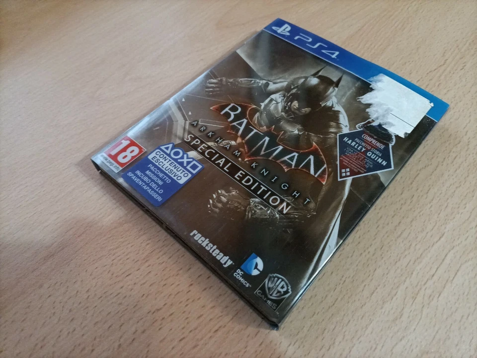 BATMAN ARKHAM KNIGHT LIMITED EDITION PS4, foto 4 di 5