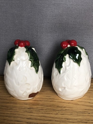 Lefton Vintage White Holly Berry Christmas Salt & Pepper Shakers, #6061 With Tag - Picture 2 of 8
