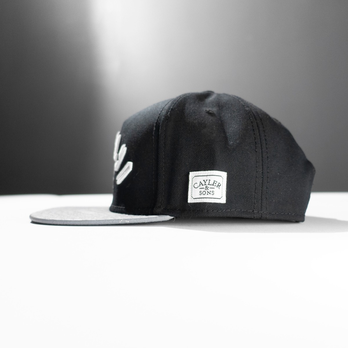 ビーニー WL BROOKLYN OLD SCHOOL TRIPLE ☆ CAYLER&SONS s-l1200.jpg