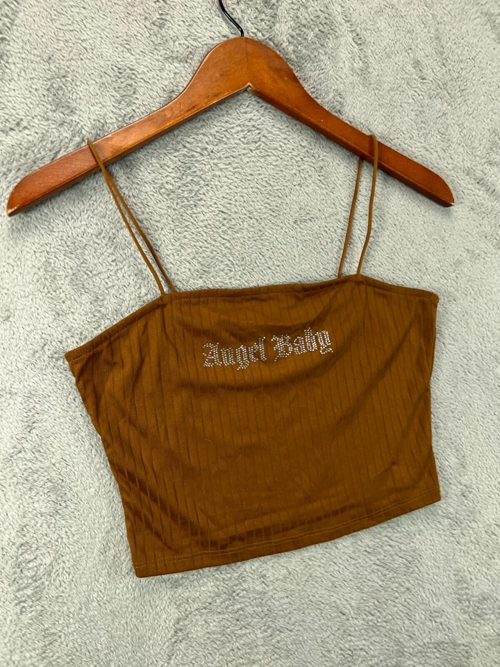 Camiseta corta Angel Baby Cami Tank mediana marrón acanalada estrás logotipo Rue21 sin mangas Foto 3 de 4