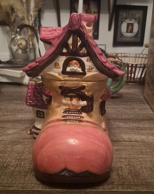 Brand New in Box Mother Hubbards The Old Woman in The Shoe Cookie Jar