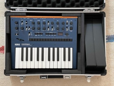 Korg monologue / Analoger Synthesizer mit Koffer in Blau