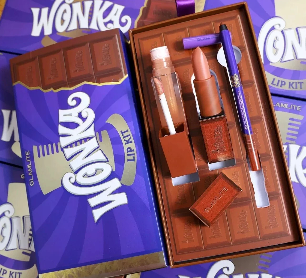 GLAMLITE WILLY WONKA AND THE CHOCOLATE FACTORY LIP KIT LIPSTICK GLOSS LINER NEW