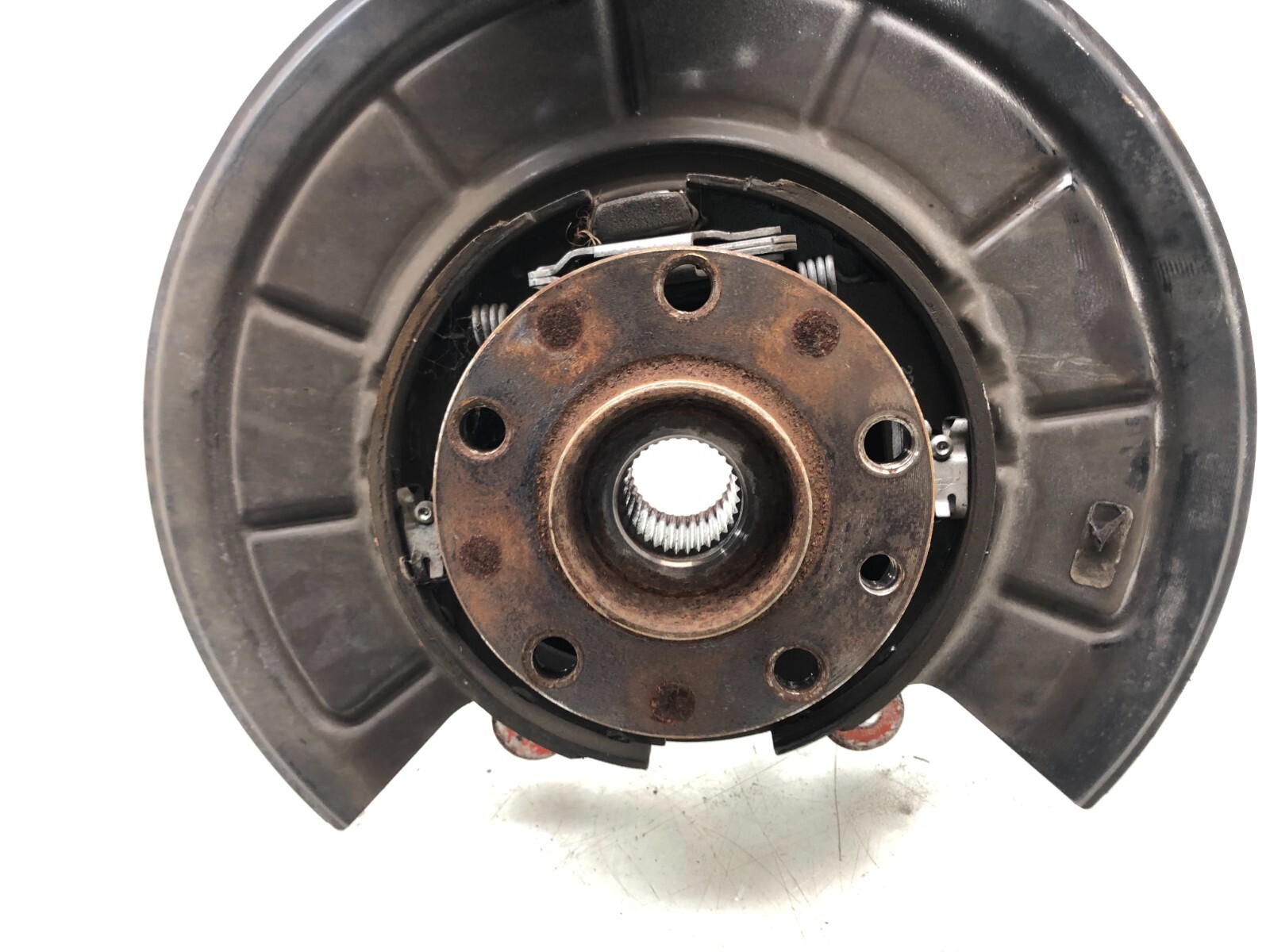 2014-2017 MASERATI GHIBLI S RWD LEFT DRIVER REAR SPINDLE KNUCKLE HUB OEM.