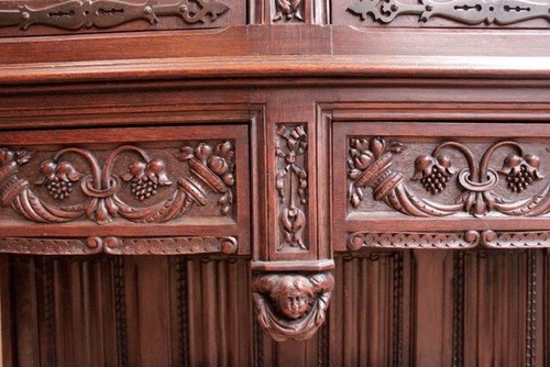 ANTIQUE CARVED OAK GOTHIC FIGURAL CABINET ca. 1890 - Picture 6 of 8