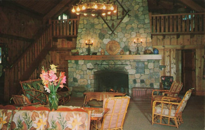 Postcard Park Rapids, MN: Hamilton Lodge, Long Lake | Interior Lobby View