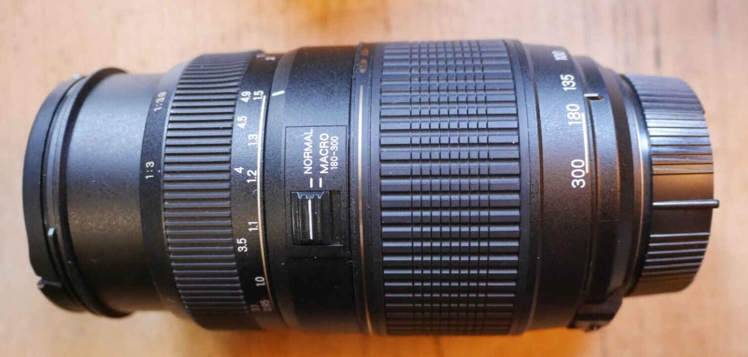 Tamron AF 70300mm F/45.6 Di LD Macro Lens for Nikonzoom stuck
