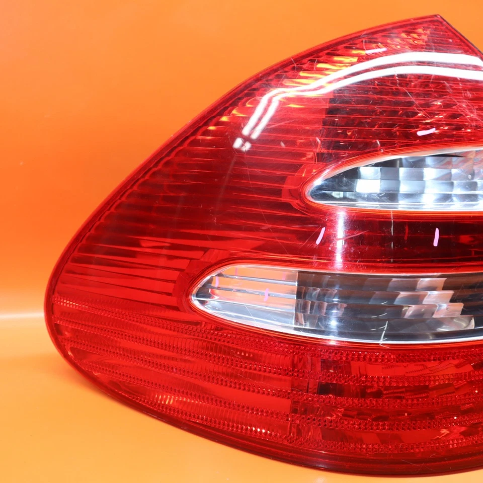 Piloto trasero izquierdo mercedes benz e320 2003 2004 2005 2006 a2118200364 oem Foto 2 de 4