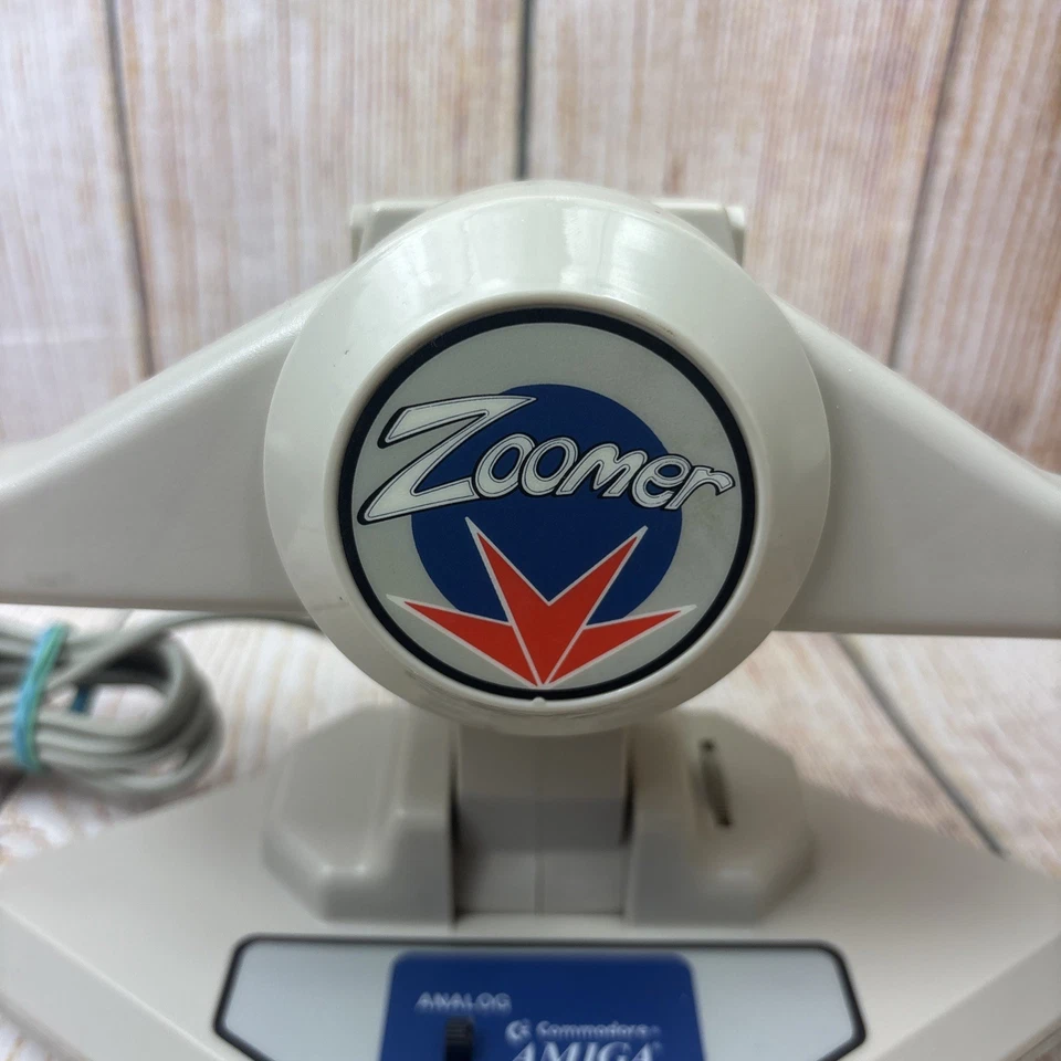 Zoomer Commodore Amiga Analog Digital Wired Controller - Image 2 of 4
