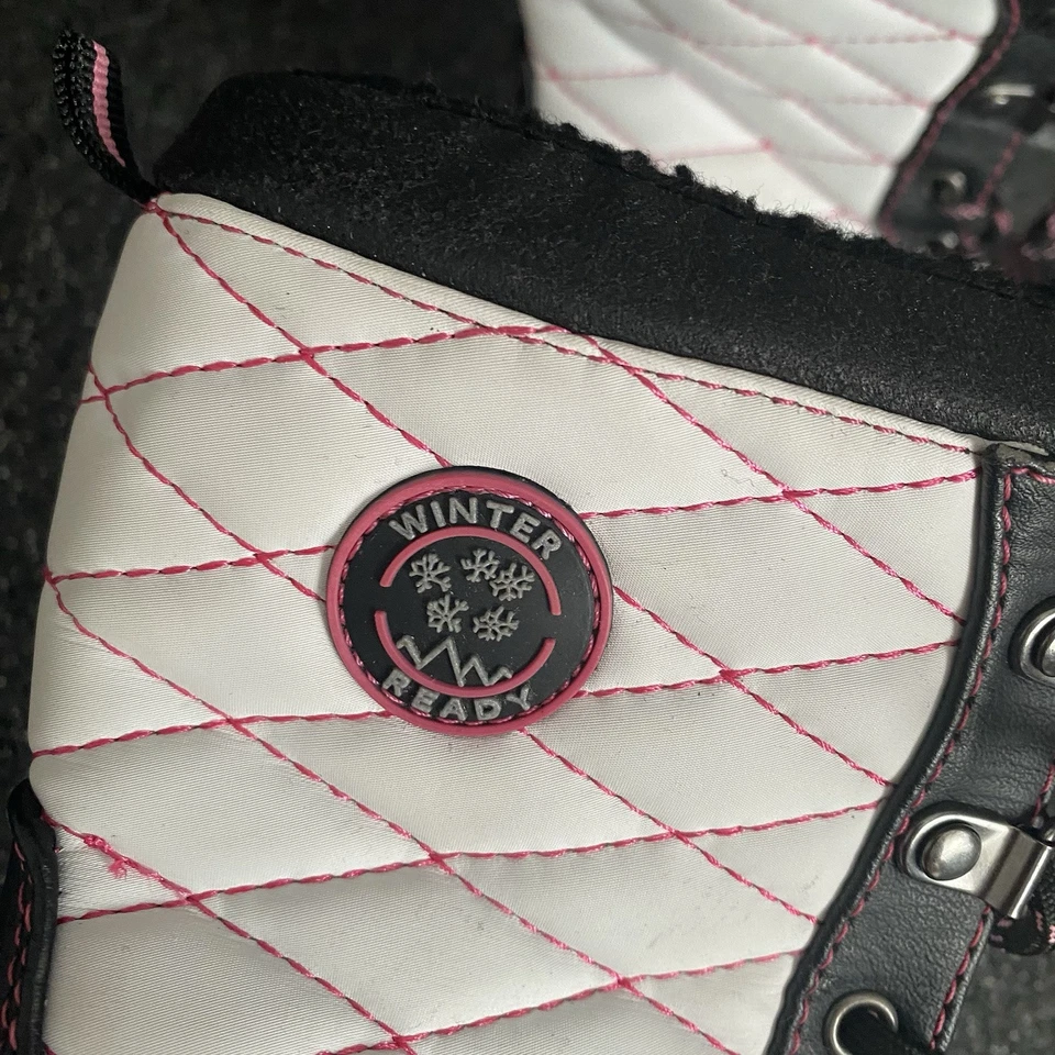 TOTES Kylie Black & White Faux Fur Winter Snow Boots Pink Details Girls Size 9 - Image 2 of 4