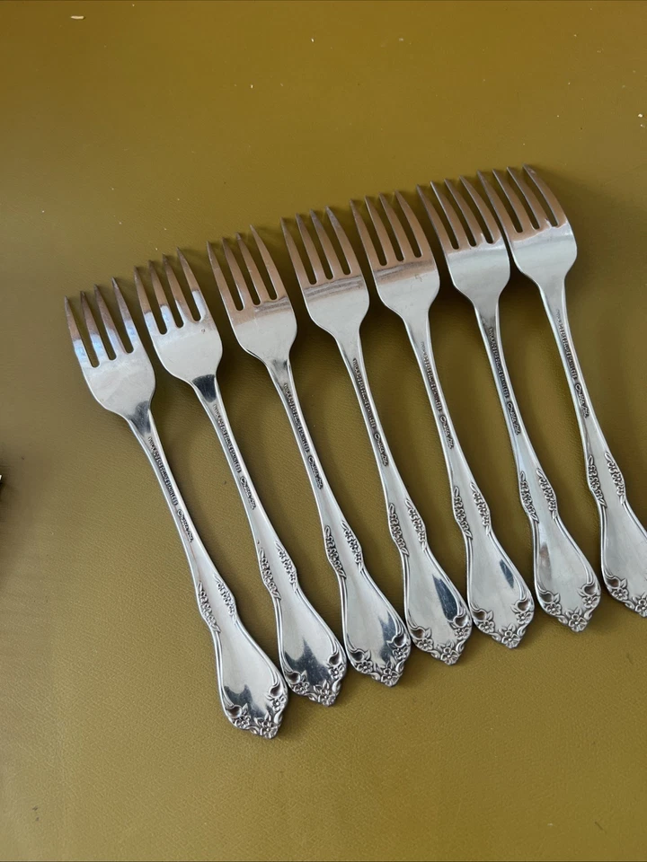 7 Dinner Forks MANSFIELD by Oneida Rogers Deluxe stainless steel flatware - Image 3 of 4