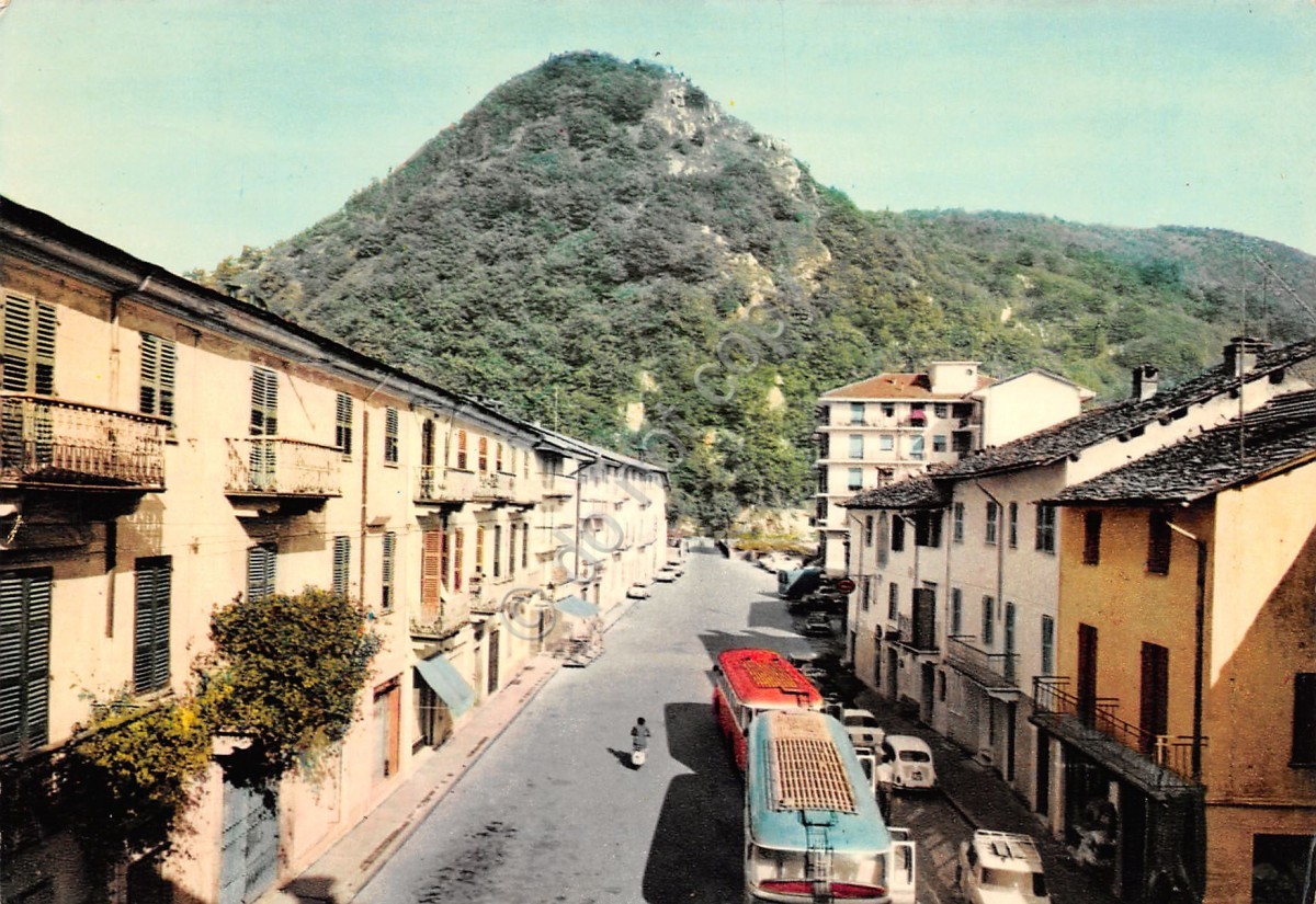 Cartolina Chiusa Pesio Via Roma bus auto 1974