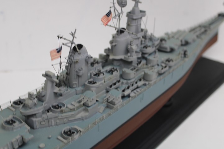 USS MISSOURI BB-63 Battleship Desk Top Display 1/350 WWII Ship Model