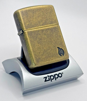 ORIGINAL Zippo ARMOR  DEEP CARVE FLAME Antique Brass NEU IN BOX SCHNELLER VERSAND