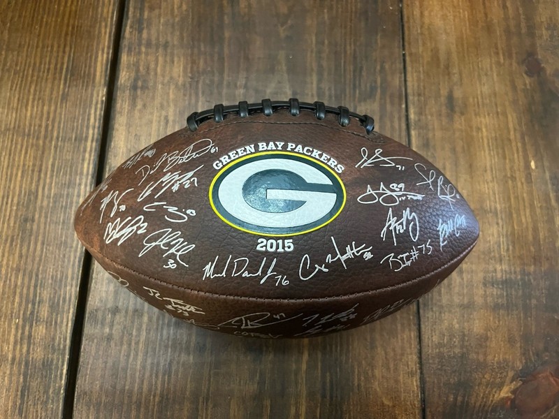 Green Bay Packers 2015 Team Signed Football Facsimile Rare Piece 