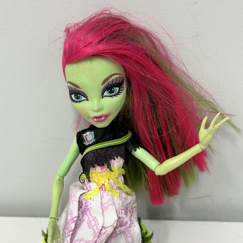 Monster High Doll Music Festival Venus McFlytrap Green Red Hair Outfit READ - Picture 1 of 7