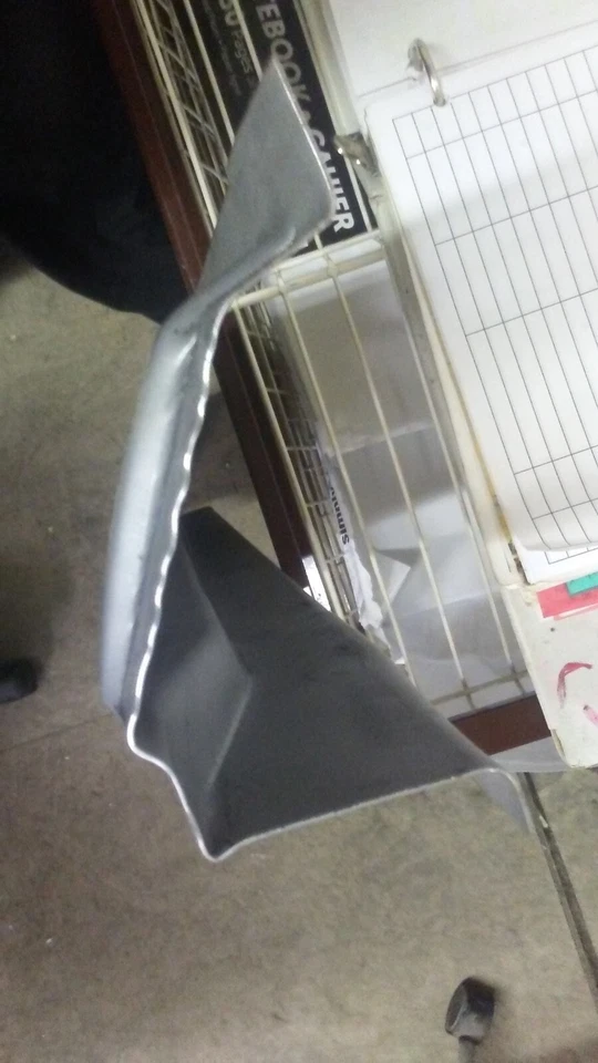 Par de paneles basculantes de acero de reproducción que se adapta a 73-79 Nissan Datsun 620 Foto 4 de 4