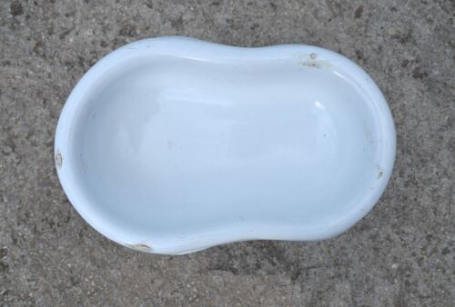 Vecchio piccolo bagno bambino vintage vecchio lavandino smalto bagno con supporto - CARTOLINA GRATUITA - Foto 8 di 11