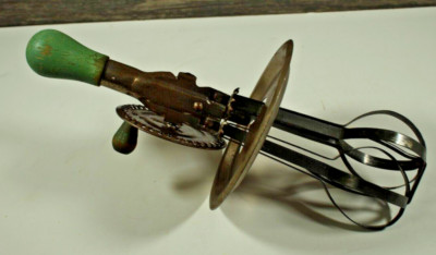 Vtg  Merry Whirl  Metal Egg Beater green Wooden & Wire Handle W/Splash-Guard USA