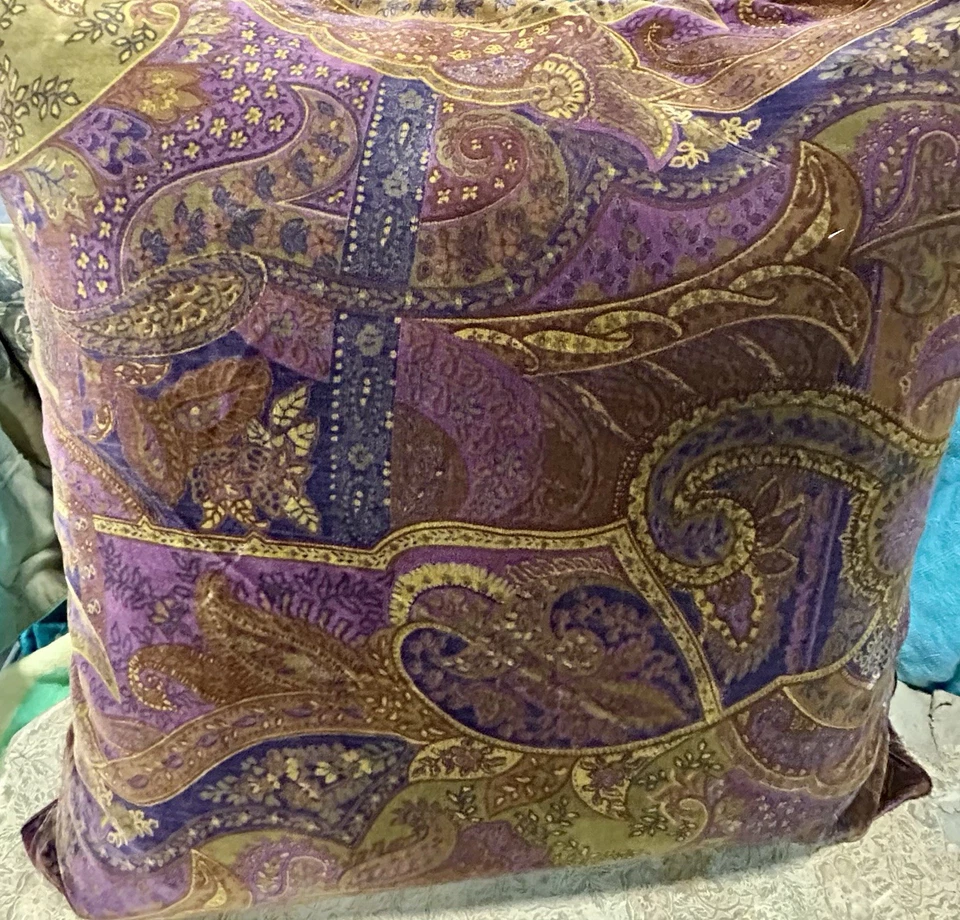 Funda Ralph Lauren Rutherford Park Paisley Terciopelo Almohada Púrpura  Foto 3 de 4