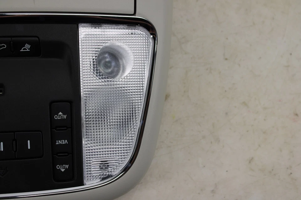 Jeep Grand Cherokee 2013 conjunto de luces domo 5LB651DAAA OEM MT23 Foto 2 de 4