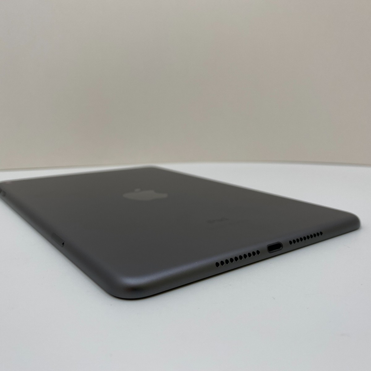 Apple iPad mini 5 - 64GB, Wi-Fi, 7.9