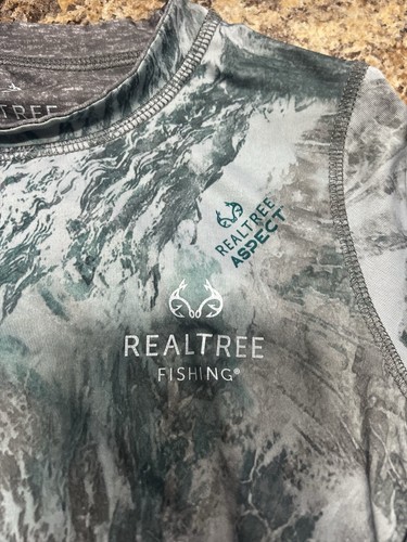 Boy’s Realtree Long Sleeve Fishing Shirt Size 10/12 - Picture 2 of 4