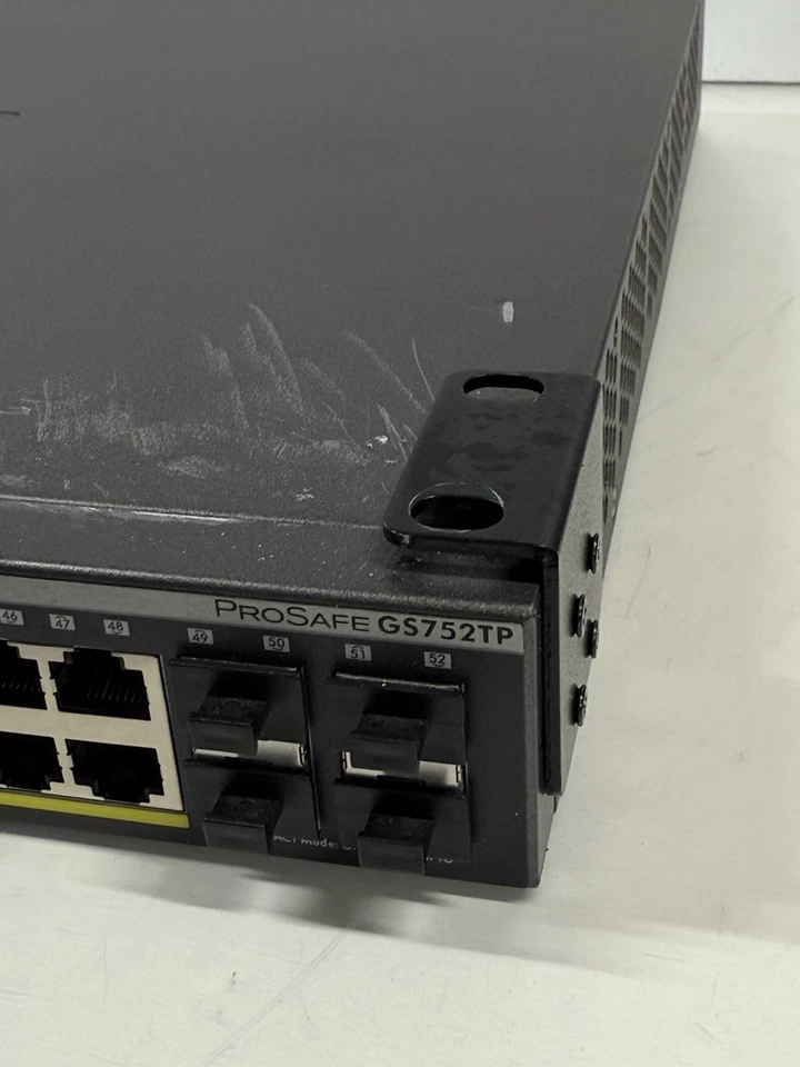 Netgear ProSafe GS752TP 48 Port Gigabit Smart Switch with PoE and 4 SFP Ports - Image 3 of 4