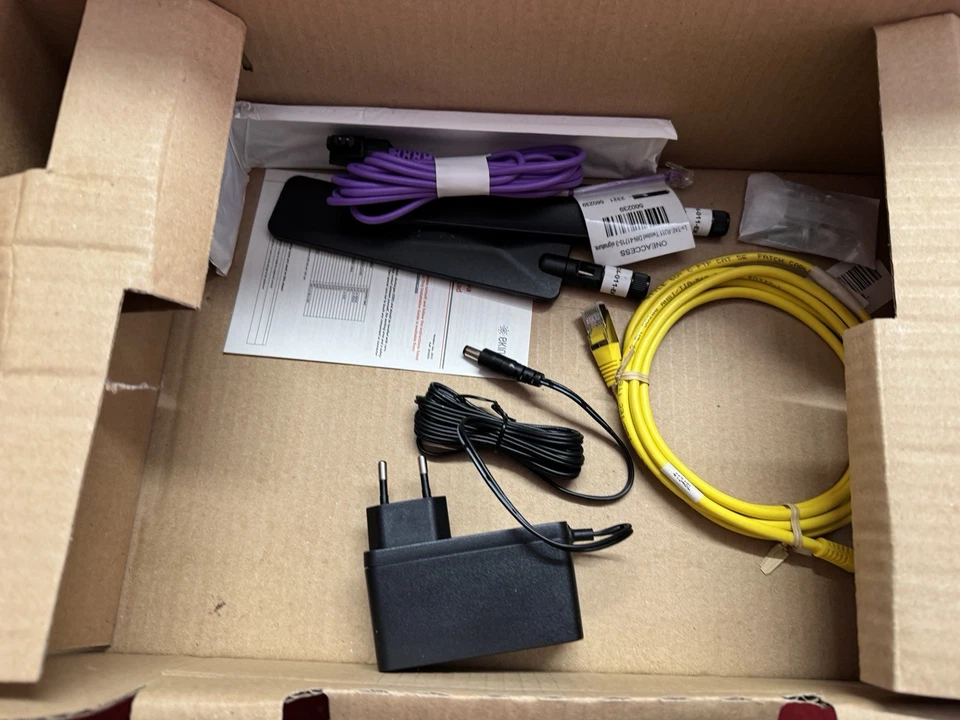 Ekinops OneAccess ONE526 Gigabit ISDN Voice Router VDSL LTE Dual SIM RJ-45 SFP - Bild 3 von 3