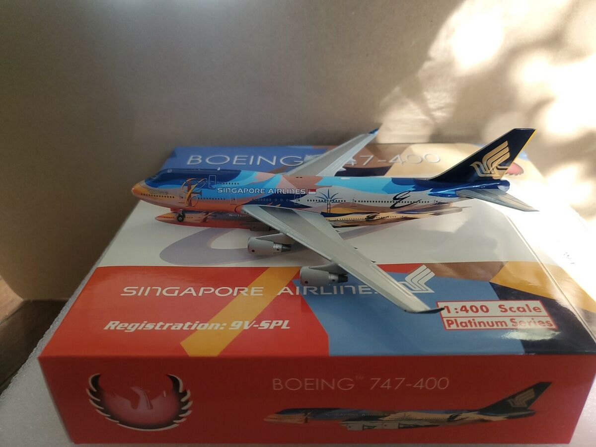 Phoenix Models Singapore Airlines B 747-412 1:400 10703 Phoenix Models Singapore Airlines B 747-412 1:400 10703