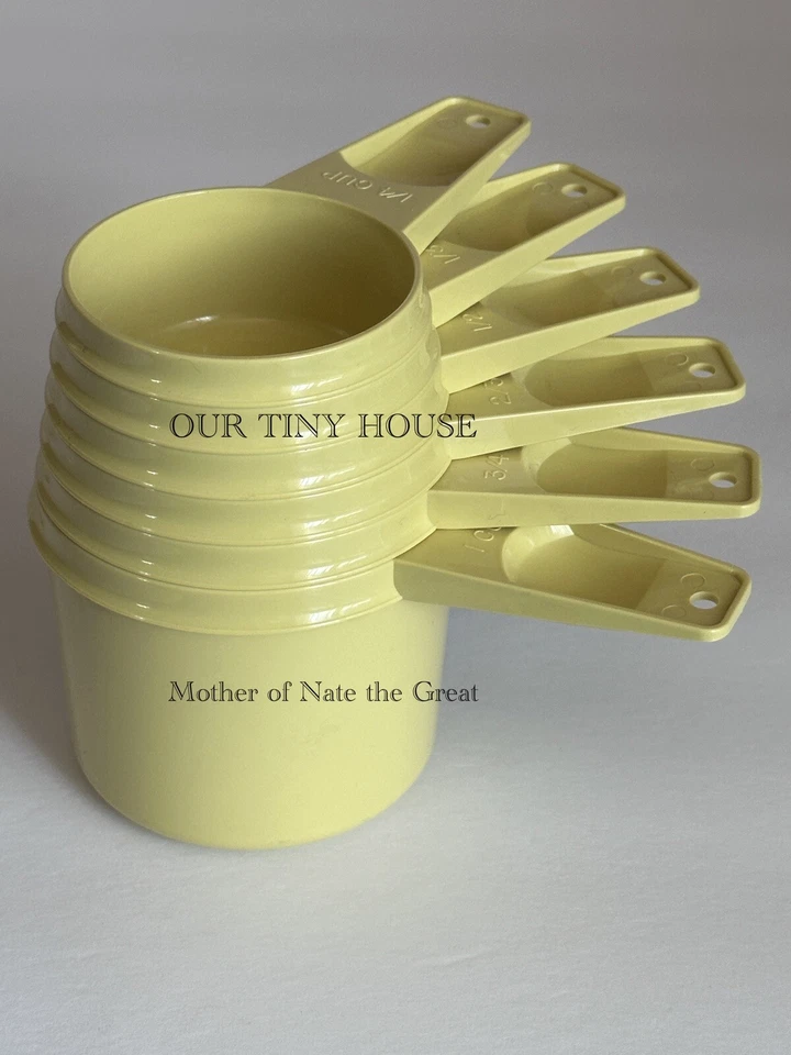 New Vintage Tupperware Measuring Cups Set 6 Flat Harvest Gold Yellow Retro NOS - Image 2 of 4