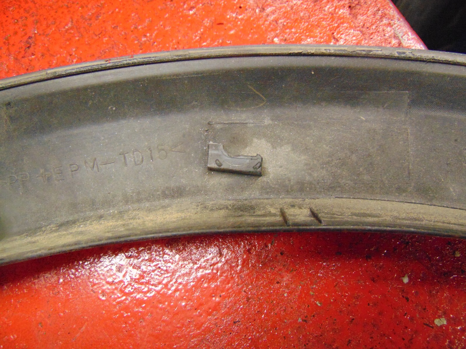 13 12 11 10 09 08 07 Suzuki SX4 oem right rear fender flair flare trim