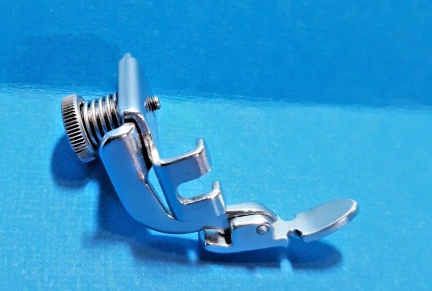 Genuine SINGER 161127 ZIPPER FOOT Adjustable Hinged GT BRITAIN