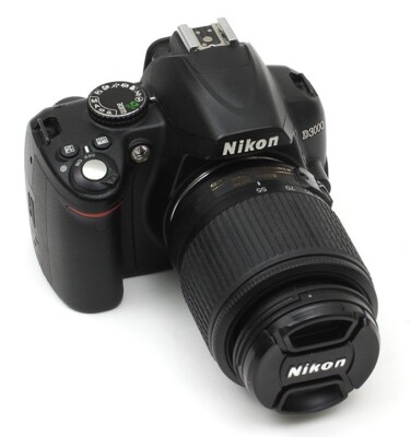 Nikon D3000 DSLR 10.2MP Digital Camera w/ DX AF-S 55-200mm Tested