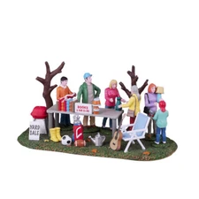 Lemax 2023 Neighborhood Yard Sale Harvest Crossing #33618 Guitar Books Golf Club