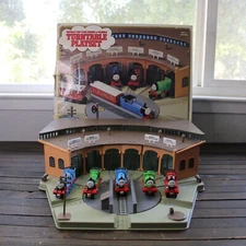 ERTL Thomas the Tank Engine & Friends Turntable Playset Gold Rail Series