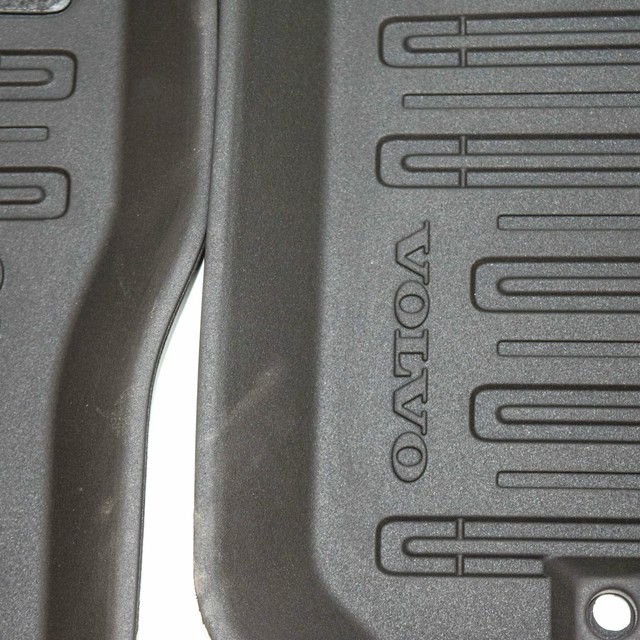 Genuine Volvo Xc60 Floor Mats All Weather Fabric 39822905 for sale