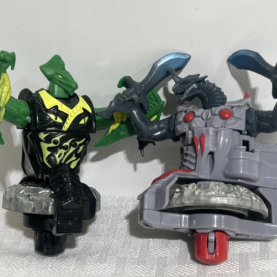 Beywarriors Shogun Steel Gladiator Bahamoot Pirate Orochi Beyblade 2013 usado en excelente estado Foto 4 de 4