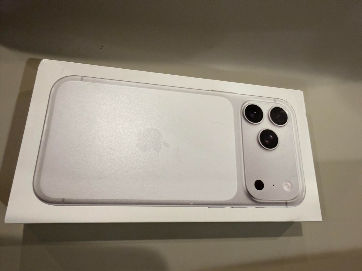 Apple iPhone 17 Pro Max - 512 GB - Silver (Unlocked) for sale