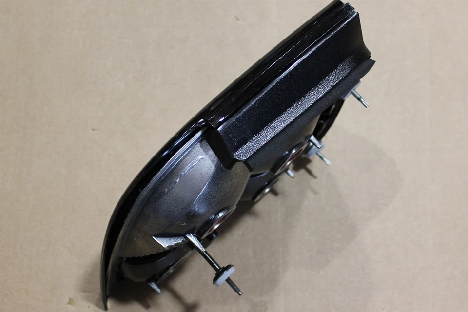 Luz trasera derecha Oldsmobile Cutlass Supreme Sedán 90-91 5976566 nuevo de fábrica OEM Foto 4 de 4