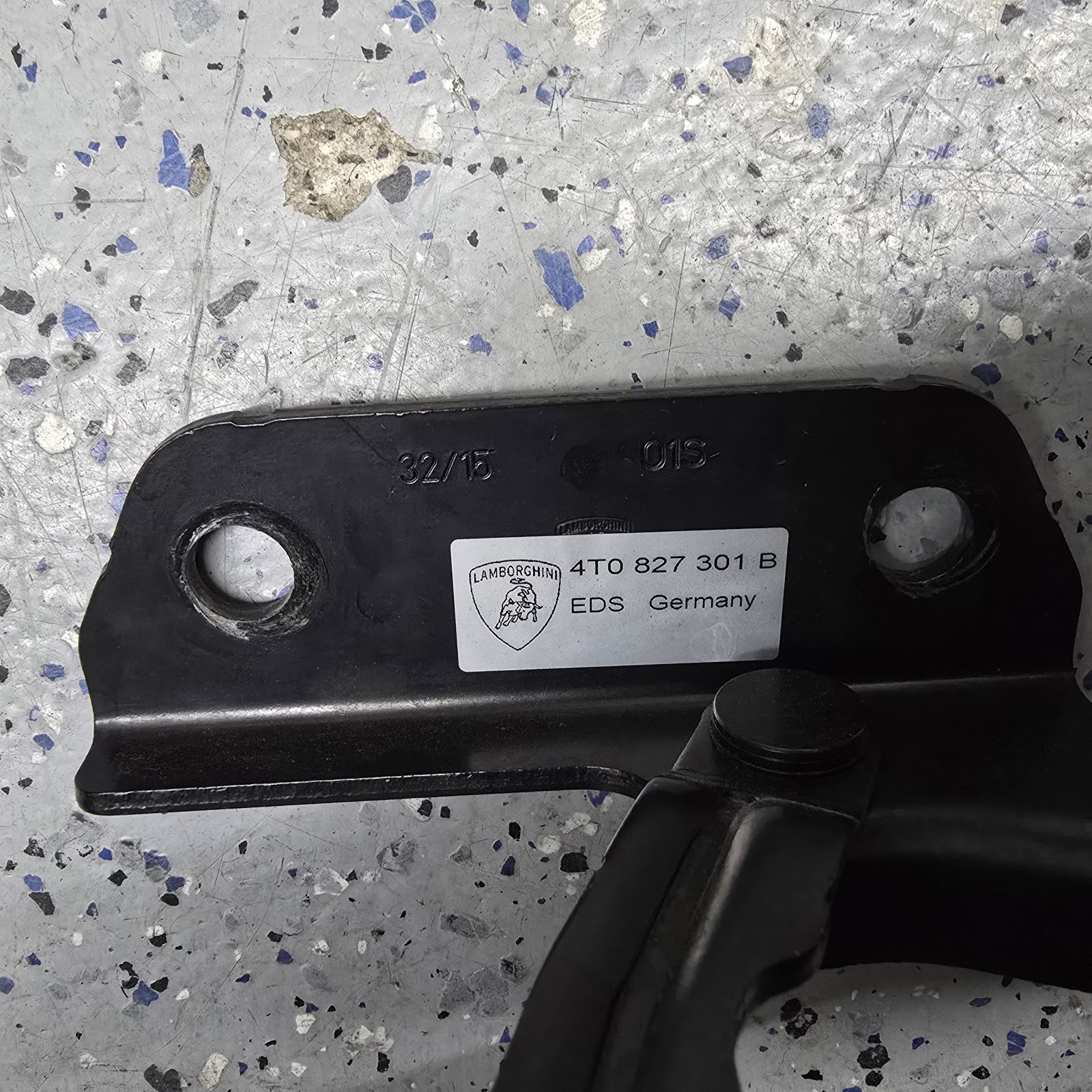 Lamborghini Revuelto Left Hinge 4T0827301B