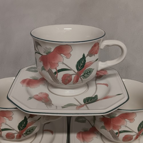 Mikasa Continental Silk Flowers Cups & Saucers 4 F3003 Octagonal Shaped - Picture 2 of 5