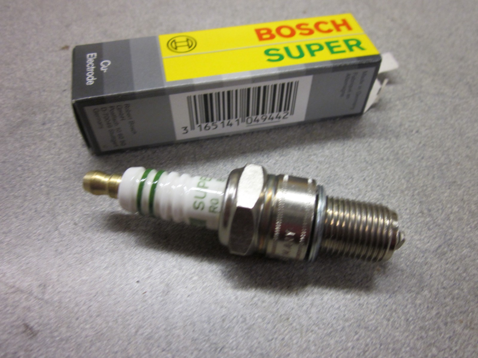 Bosch W4CC Spark Plug Copper Core Porsche Alfa Romeo  more M14 x 1.25