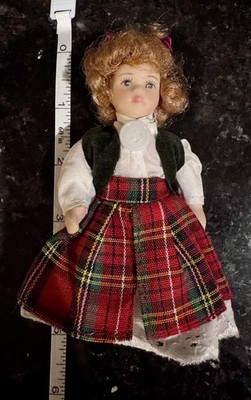Delton Vintage Christmas Girl Miniature 5  