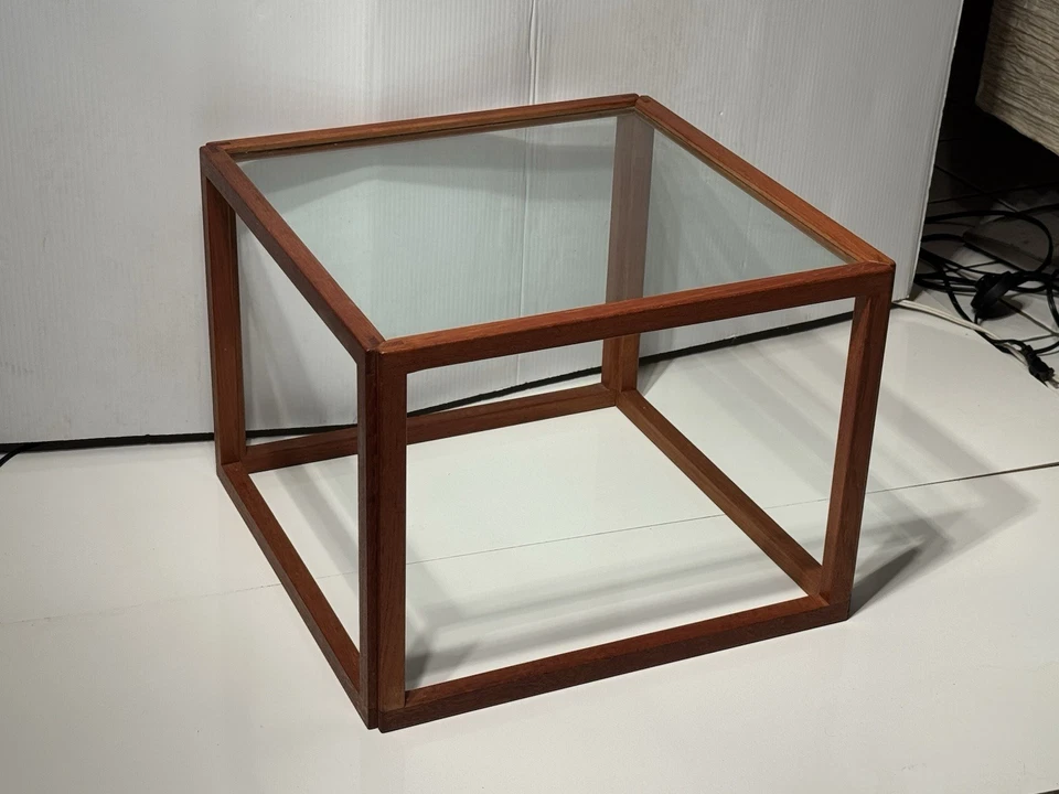 Mesa auxiliar o de bebida articulada de teca y vidrio de Kai Kristiansen de la década de 1960 Foto 2 de 4