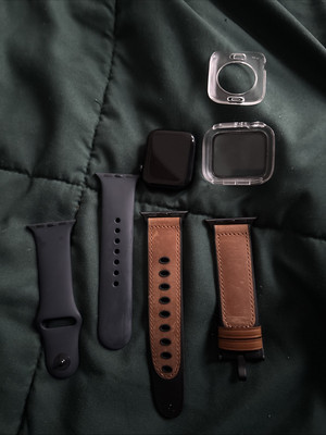apple watch se 2nd gen 40mm Midnight + Extras