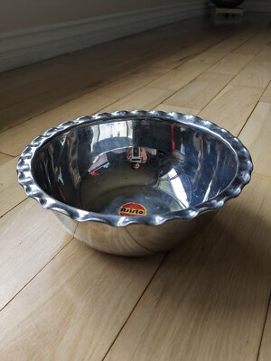 Contemporary Scalloped Edge Salad, Fruit Serving Bowl 18/8 Stainless Steel 9x3.5
